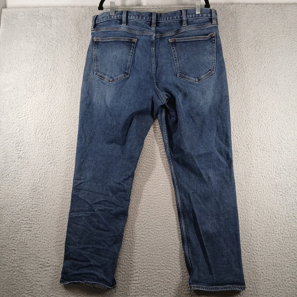 Banana Republic Legacy Straight Fit Men's Medium Wash Blue Jeans‎ 38x30